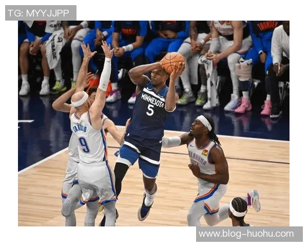 爱德华兹前四节表现低迷加时发力独得5分全场贡献7分4板3助